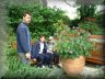 0690 - La famille dans la Roseraie